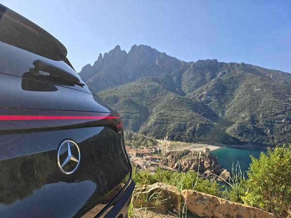 Vista de la Torre Genovesa de Oporto (Ota), destino de un traslado privado VTC desde el aeropuerto de Ajaccio