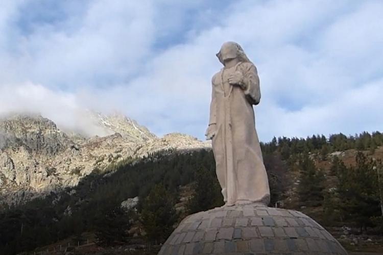Privater Transfer mit VTC vom Flughafen Ajaccio nach Vergio - Route zum Col de Vergio und zur GR20-Hütte Castel de Vergio auf Korsika