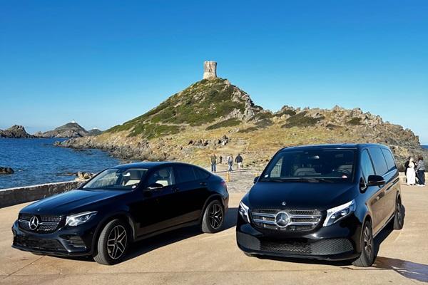 Privatfahrzeuge von VTC, Mercedes Limousine und Minivan in Ajaccio bei einem privaten Transfer vom Flughafen Bastia