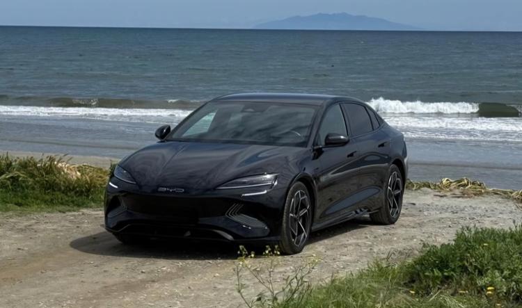 BYD Seal 3/4-seater VTC vehicle