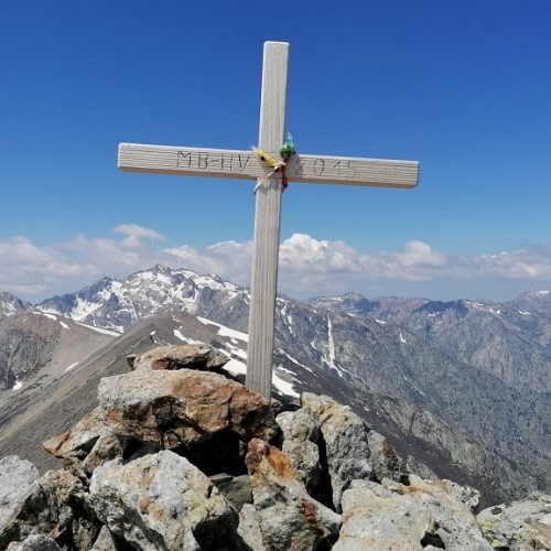 Découvrez la randonnée du Monte Cardu à St Pierre de Venaco en Corse. Le Monte Cardo ( ALT: 2453 M) est l'un des plus hauts sommets du Massif du Rotondo | Corse VTC